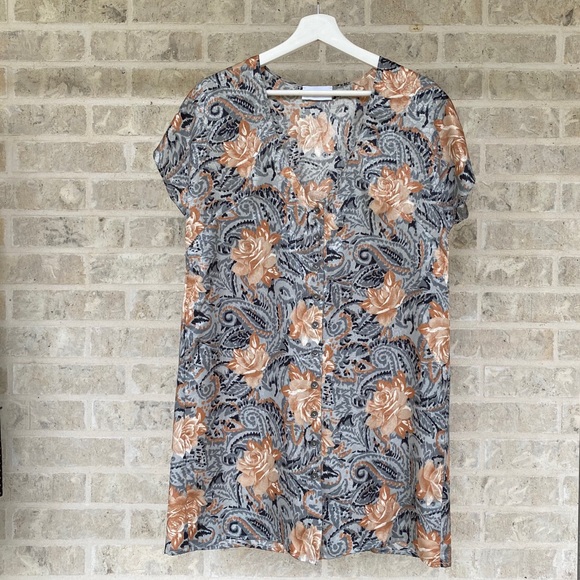 Printed silky button front dress - Picture 2 of 4